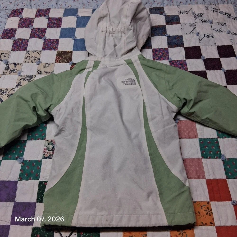 The North Face Girls‎ 3 in 1 Parka Size XS Hooded HyVent Light Green